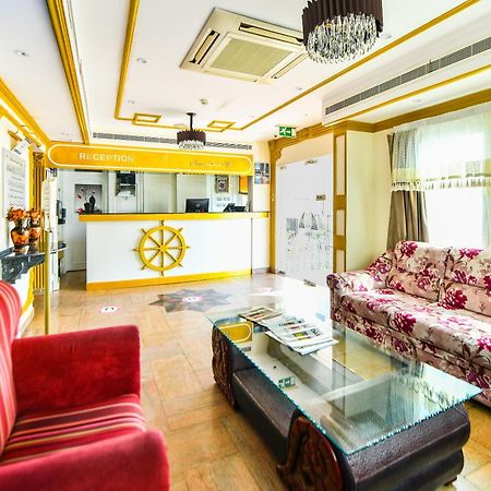 Oyo 137 Marina Hotel Masqat Buitenkant foto