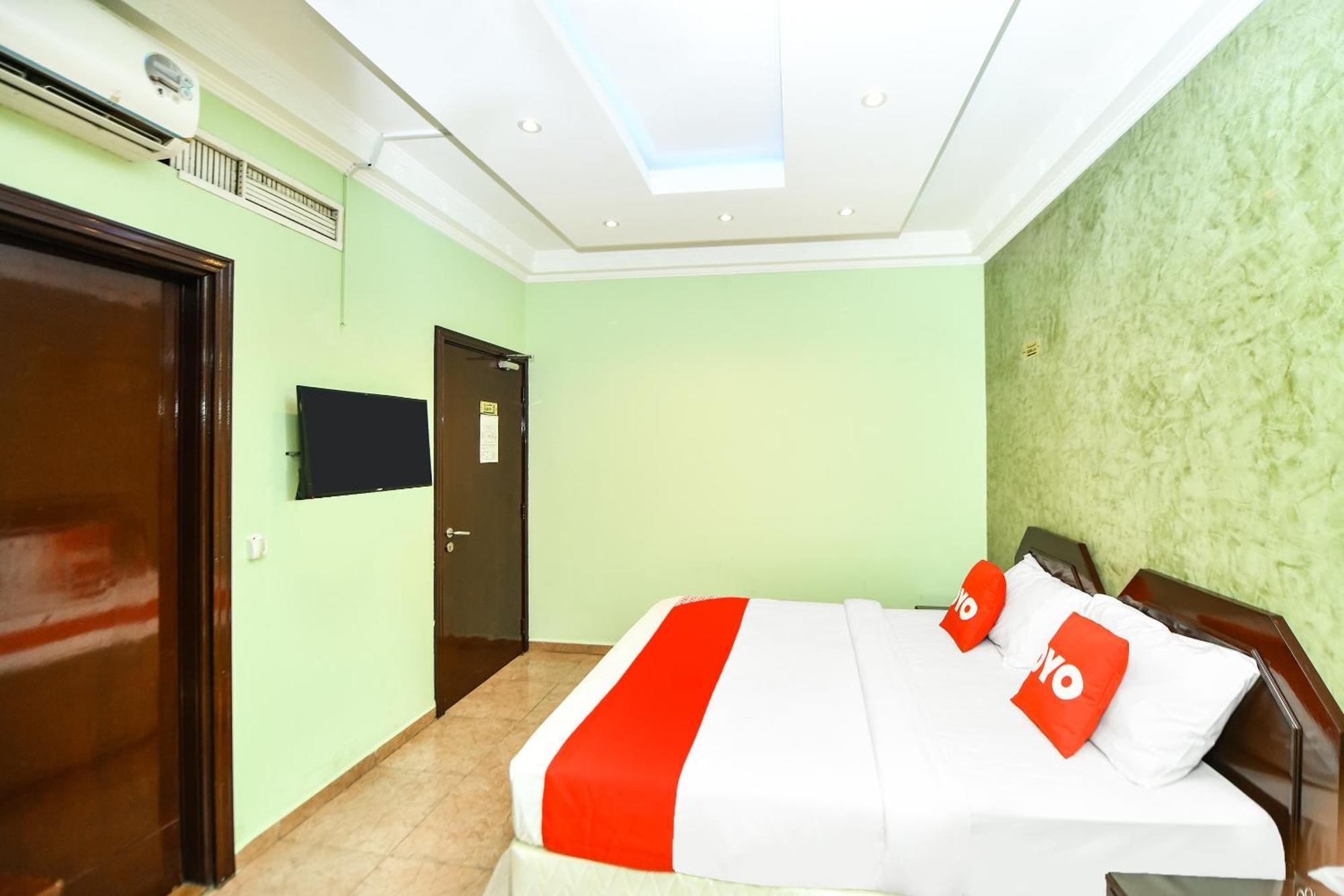 Oyo 137 Marina Hotel Masqat Buitenkant foto