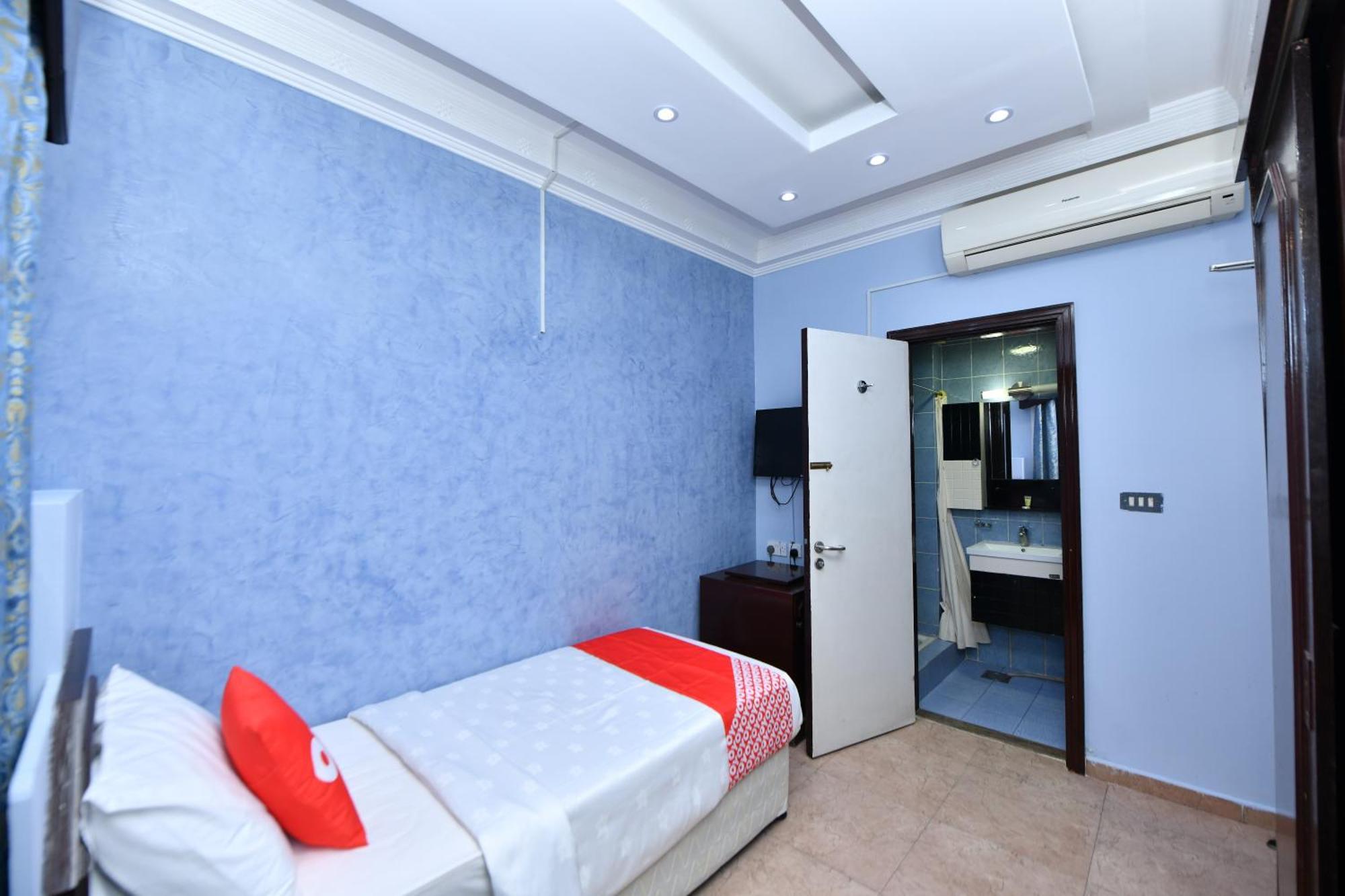 Oyo 137 Marina Hotel Masqat Buitenkant foto