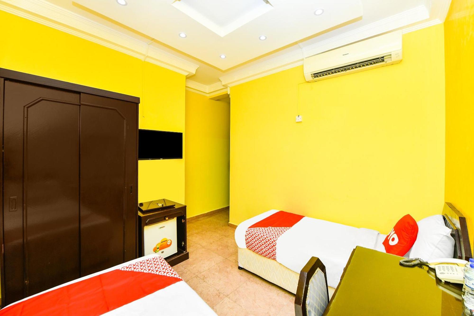 Oyo 137 Marina Hotel Masqat Buitenkant foto