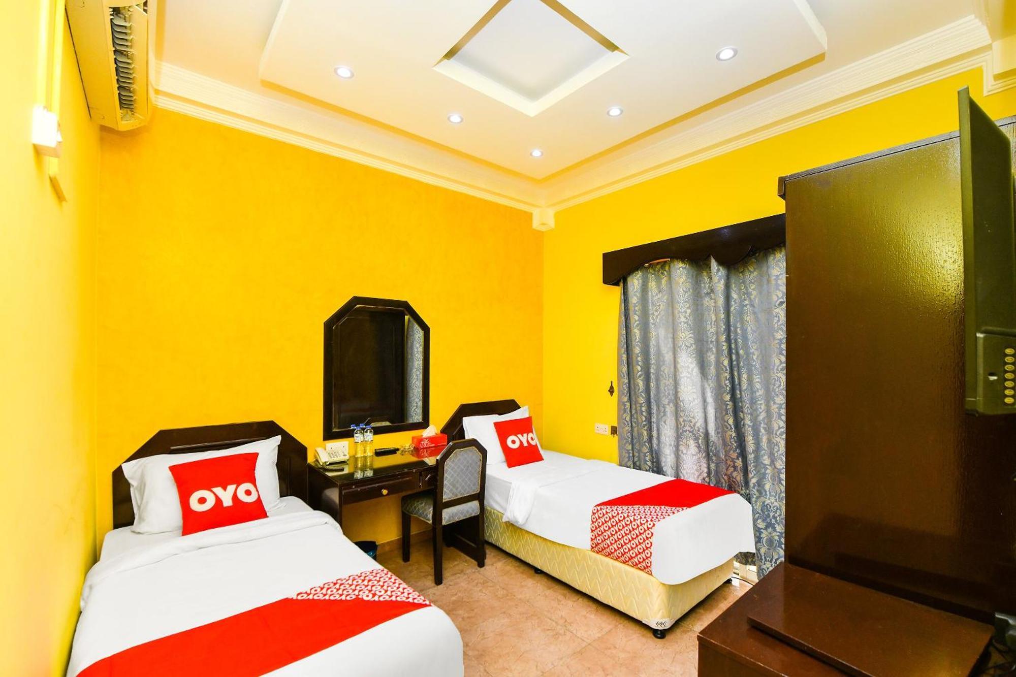 Oyo 137 Marina Hotel Masqat Buitenkant foto