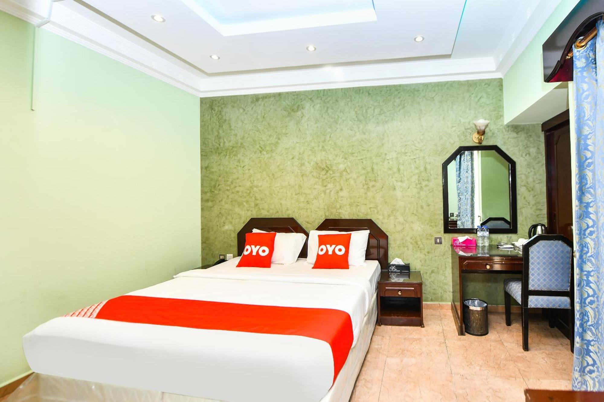 Oyo 137 Marina Hotel Masqat Buitenkant foto