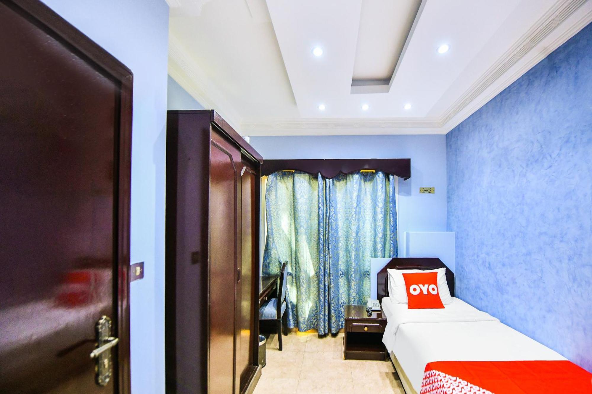 Oyo 137 Marina Hotel Masqat Buitenkant foto