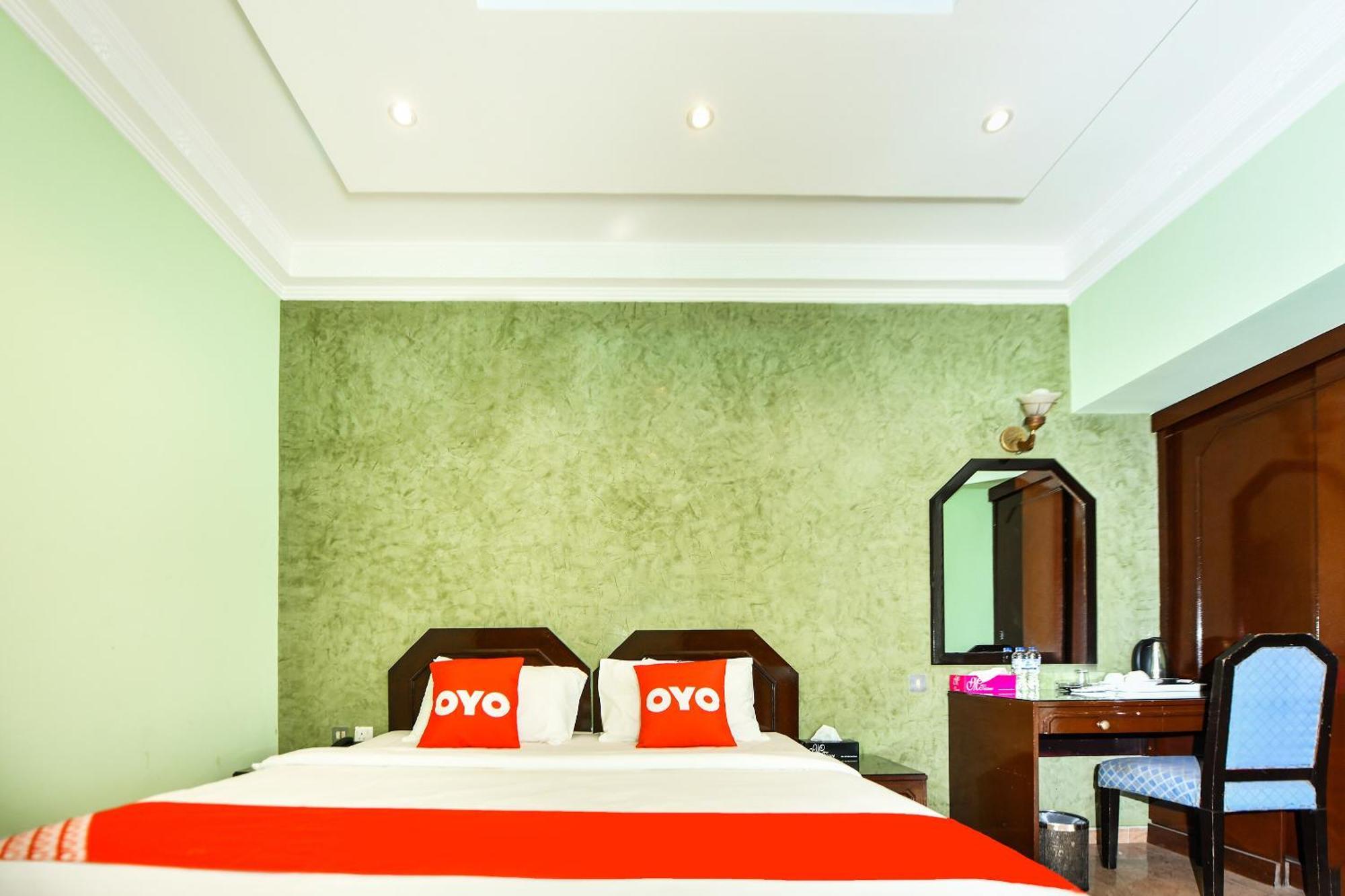 Oyo 137 Marina Hotel Masqat Buitenkant foto