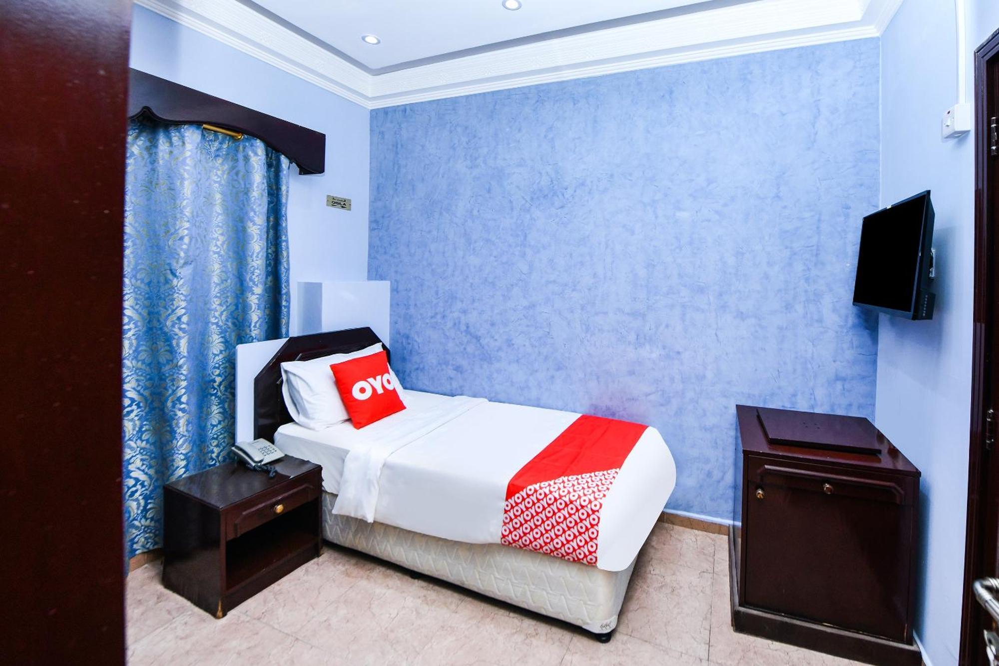 Oyo 137 Marina Hotel Masqat Buitenkant foto