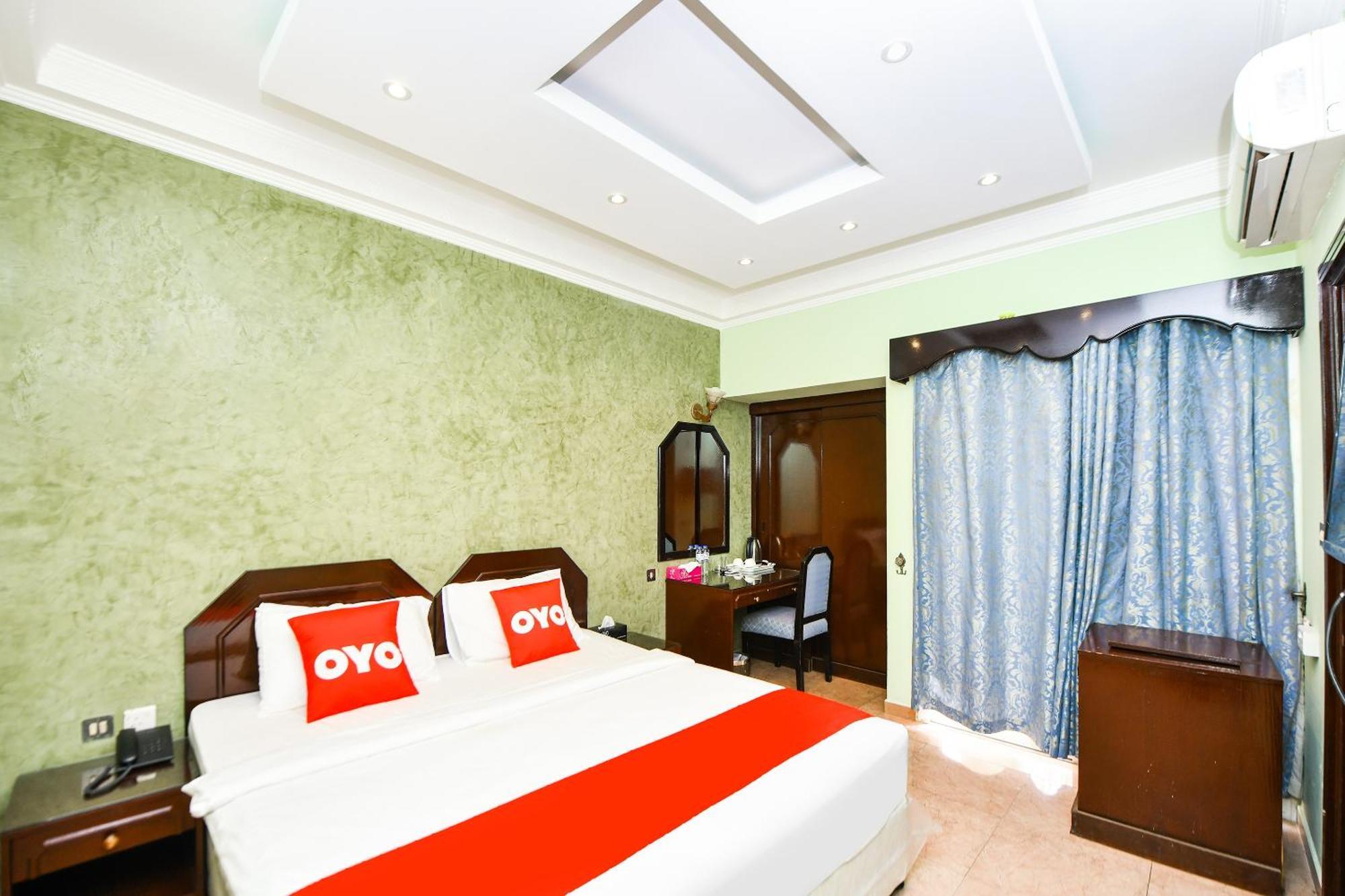 Oyo 137 Marina Hotel Masqat Buitenkant foto